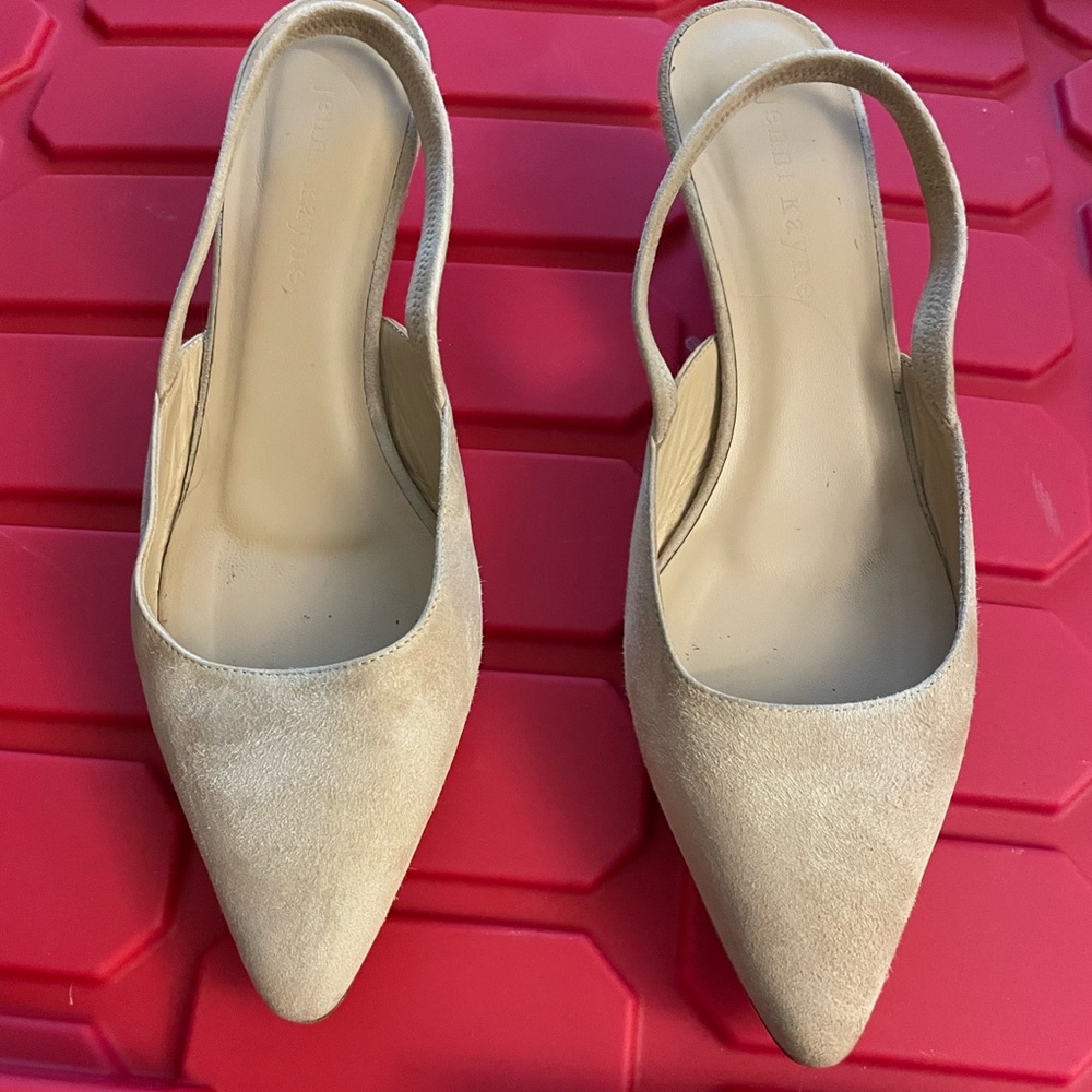 Jenni kayne suede tan kitten heels size 8
